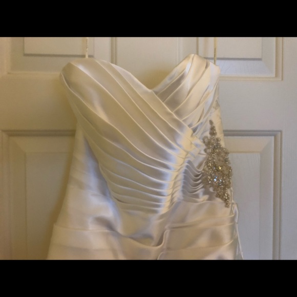 Brand New Wedding Dress - Picture 3 of 8